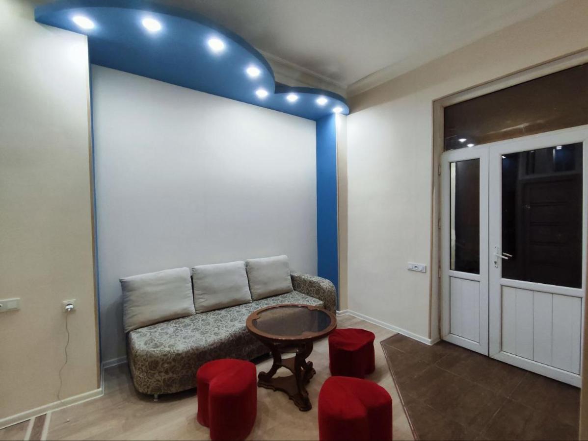 Guest House In The Small Center Erévan Extérieur photo