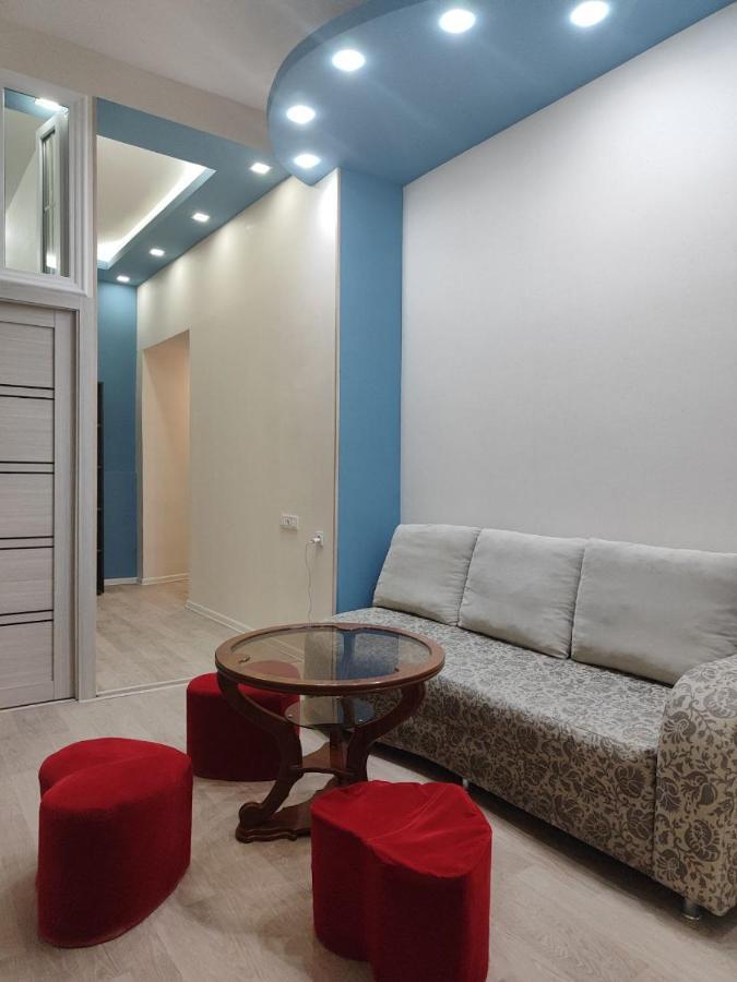 Guest House In The Small Center Erévan Extérieur photo