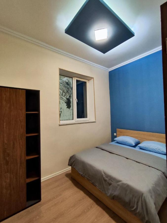 Guest House In The Small Center Erévan Extérieur photo