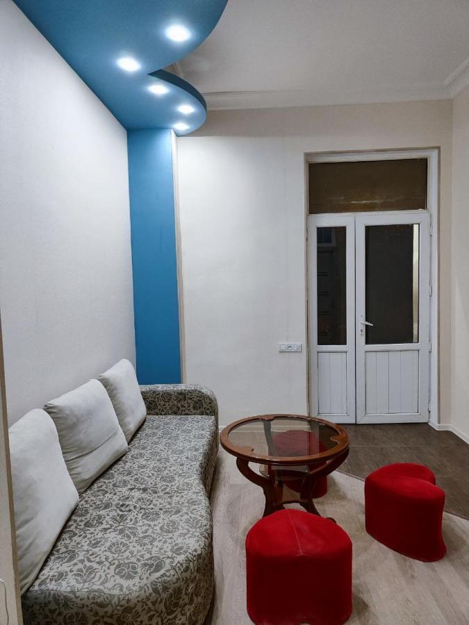 Guest House In The Small Center Erévan Extérieur photo